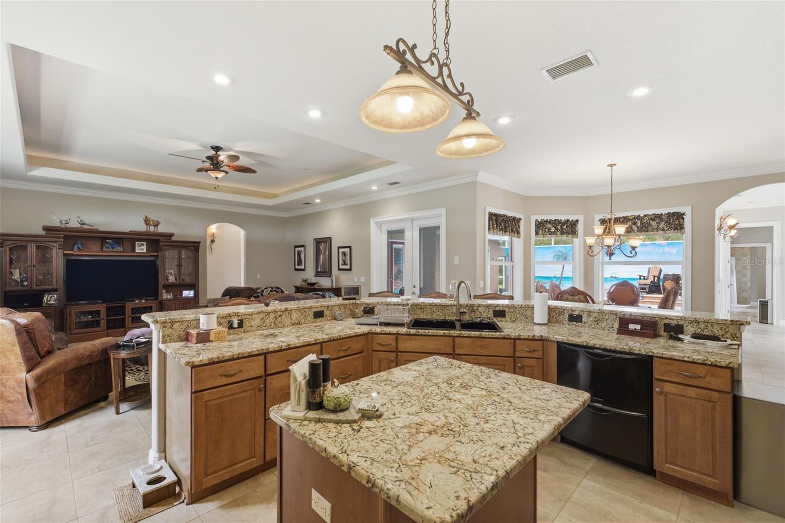ROYAL HIGHLANDS - Residential