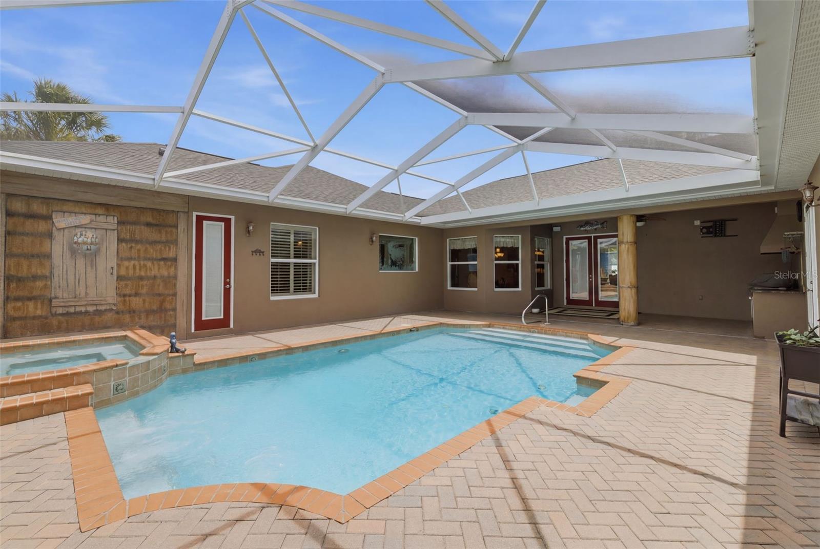 ROYAL HIGHLANDS - Residential