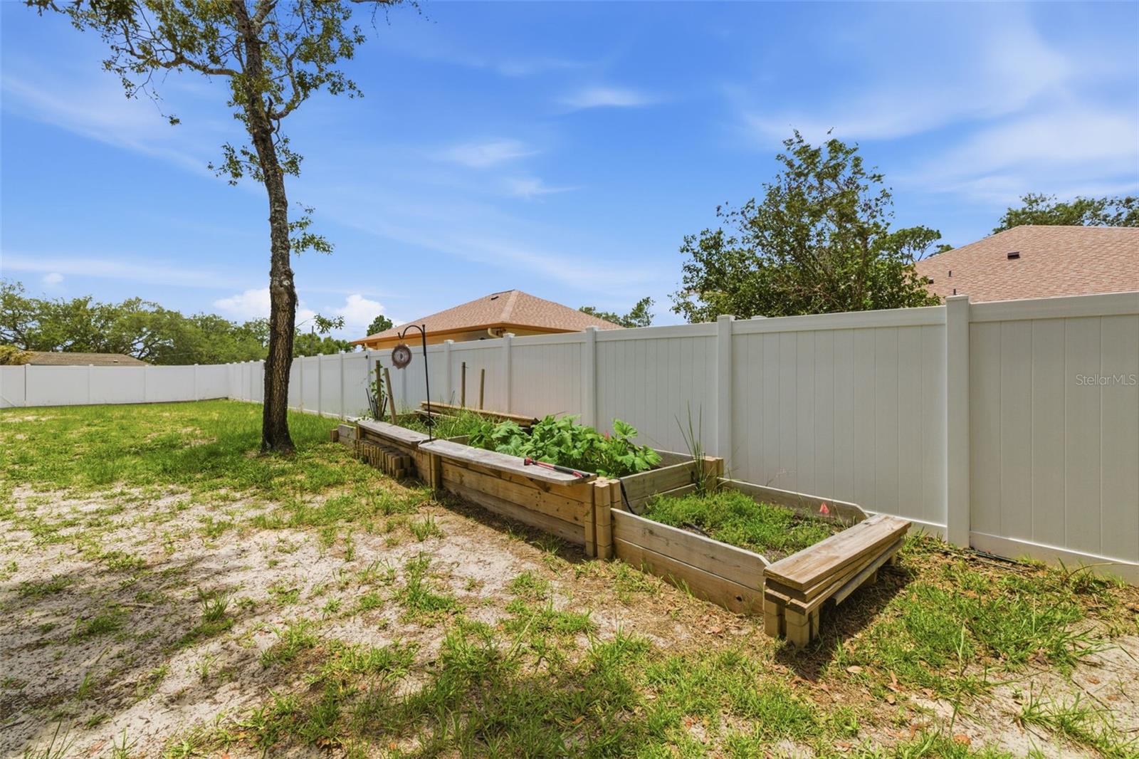 ROYAL HIGHLANDS - Residential