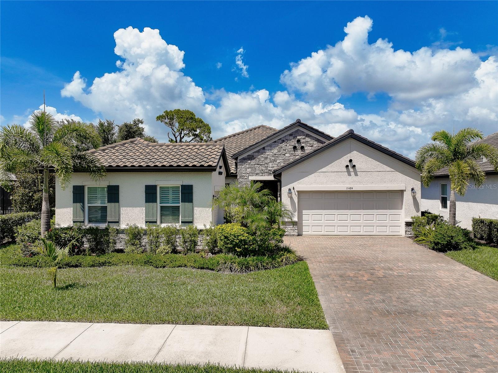 OASIS S/WEST VLGS PH 1 - Residential