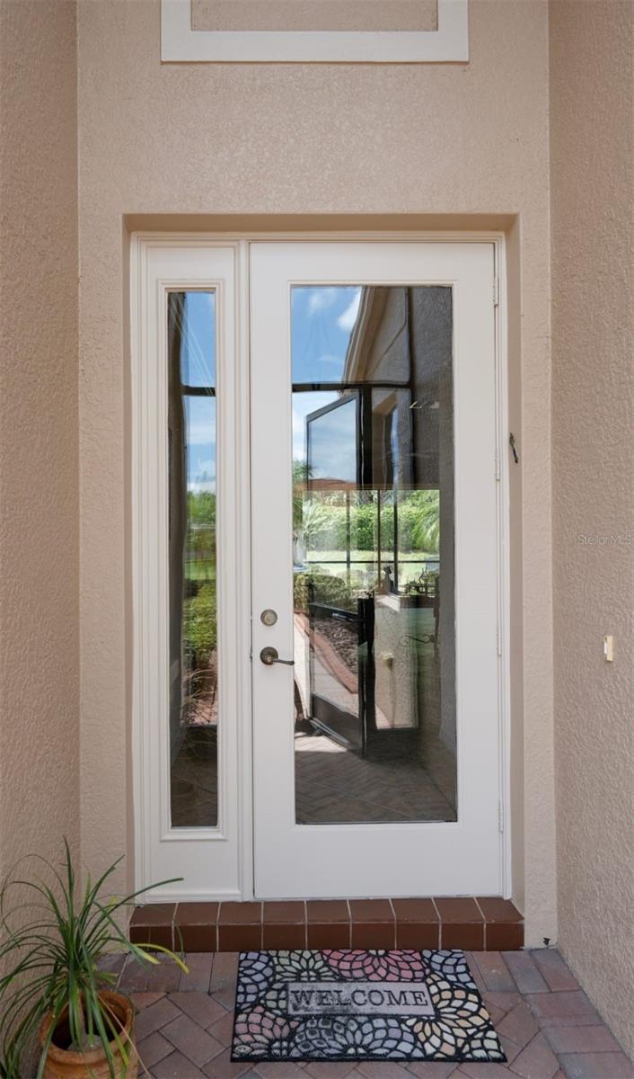 VALENCIA LAKES - Residential
