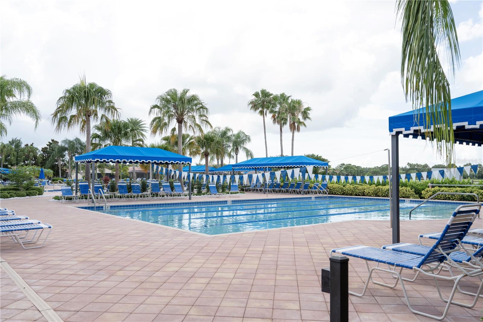 VALENCIA LAKES - Residential
