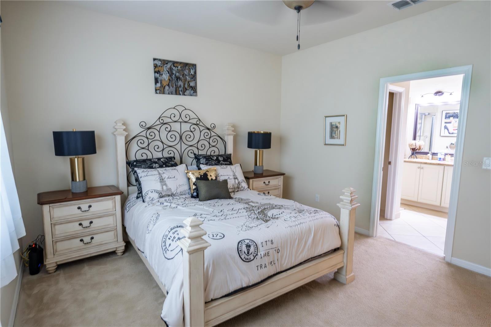 VALENCIA LAKES - Residential
