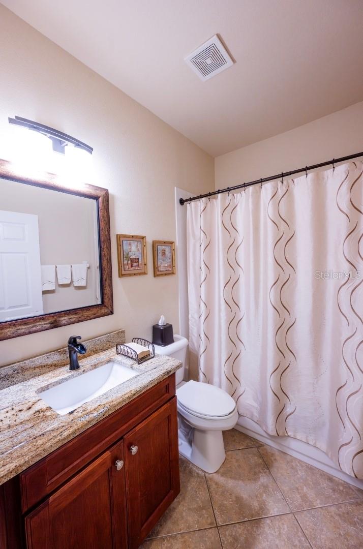 VALENCIA LAKES - Residential