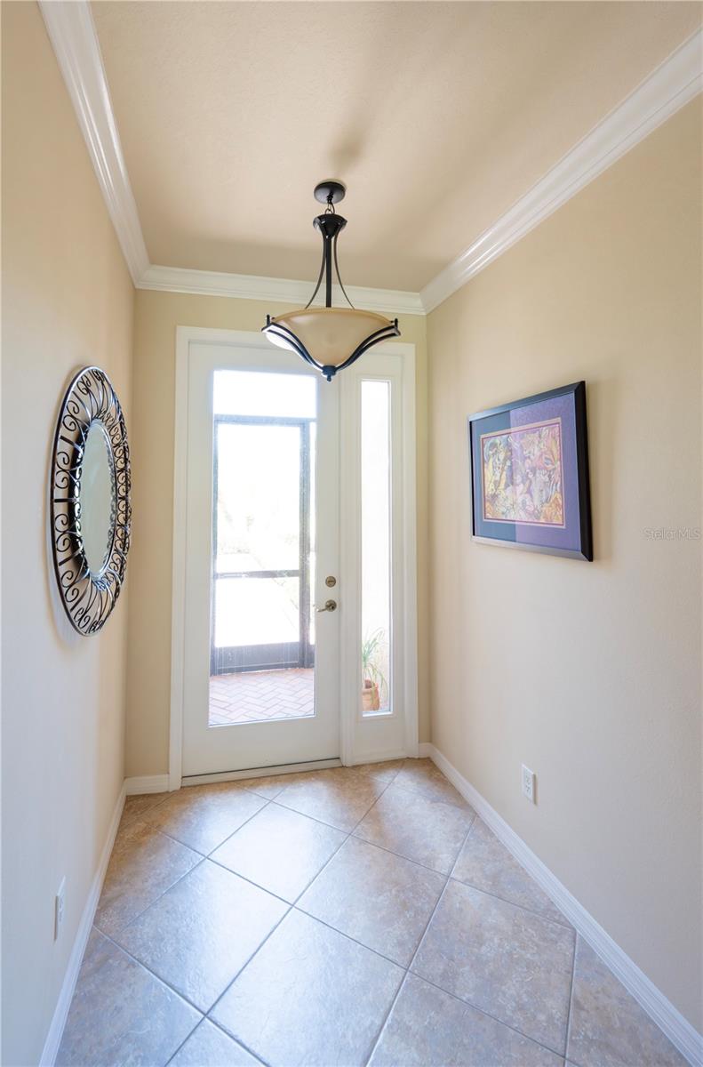 VALENCIA LAKES - Residential