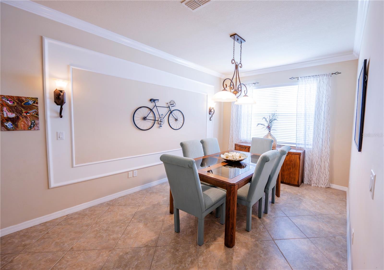 VALENCIA LAKES - Residential