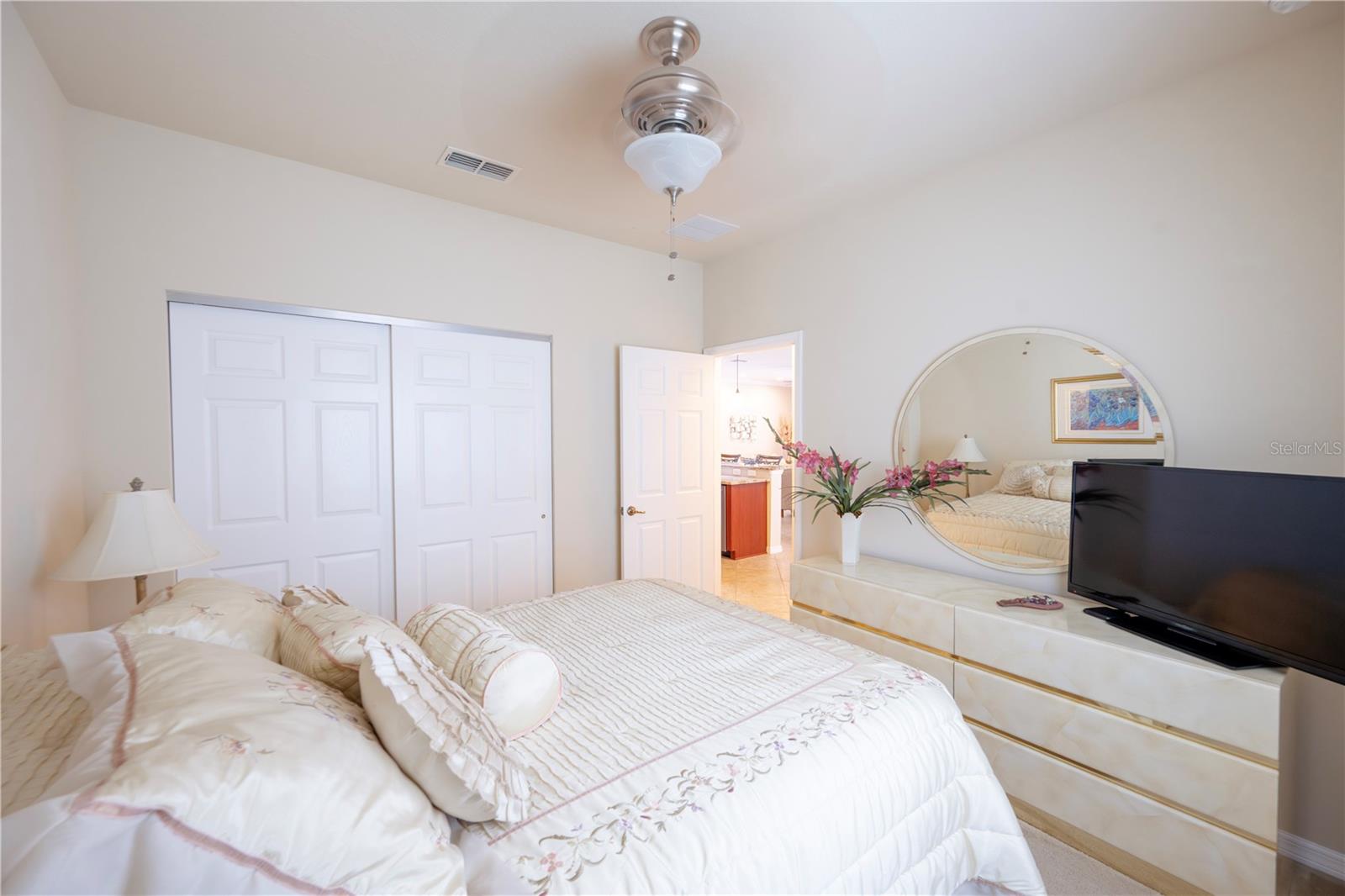 VALENCIA LAKES - Residential