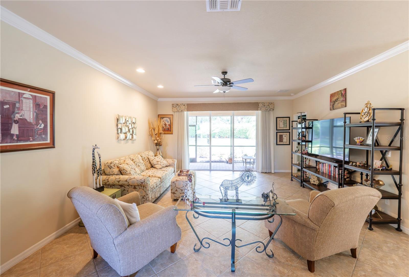 VALENCIA LAKES - Residential