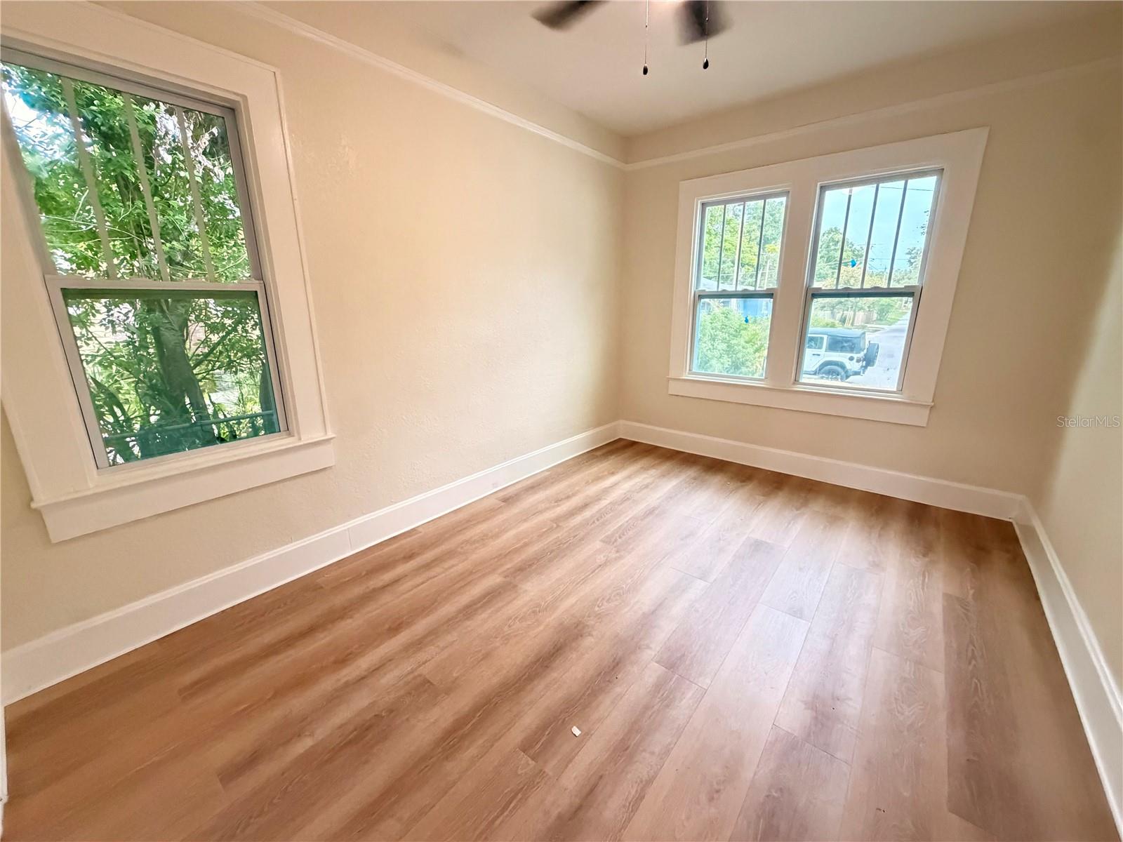 LAKEWOOD MANOR - Residential