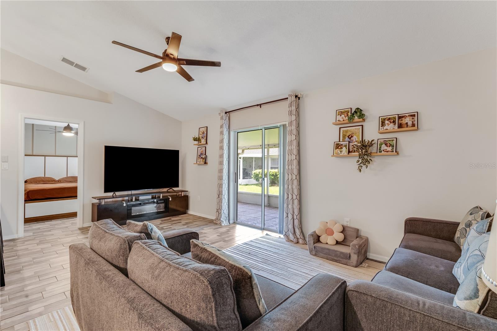 JADE EAST UNIT 2 - Residential