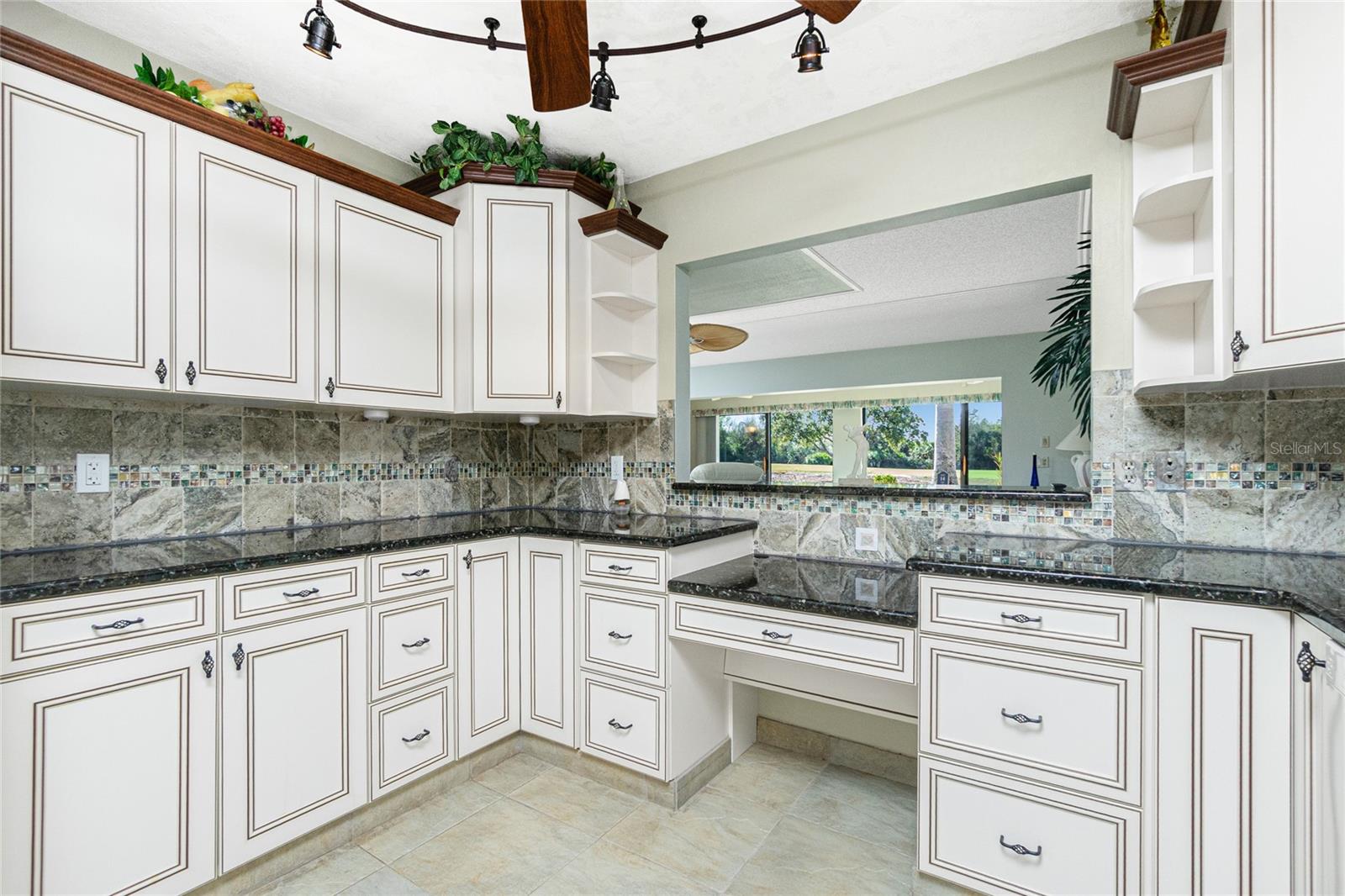 KINGSWAY GOLF VILLAS FIRST ADD - Residential