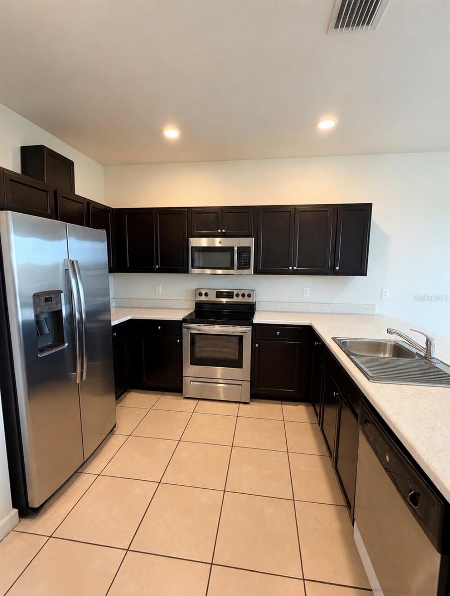 COCO PALM ESTATES - Residential Lease