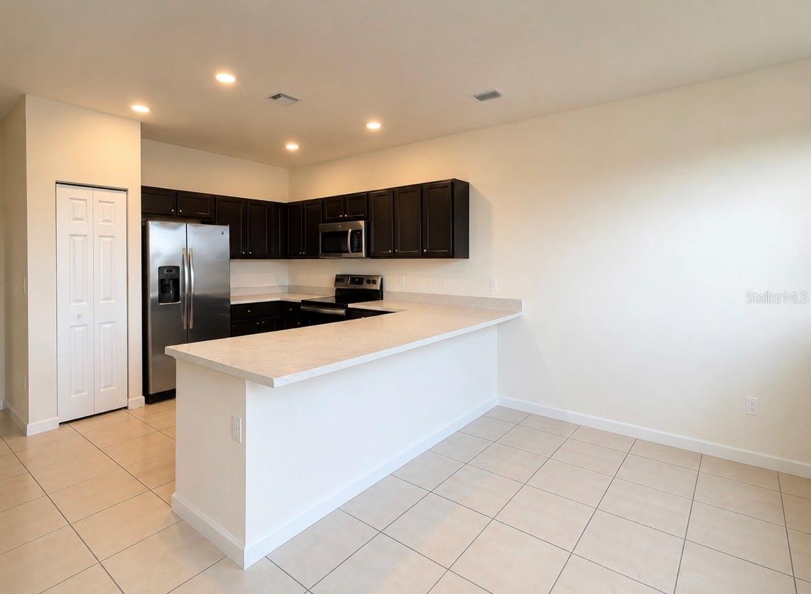 COCO PALM ESTATES - Residential Lease