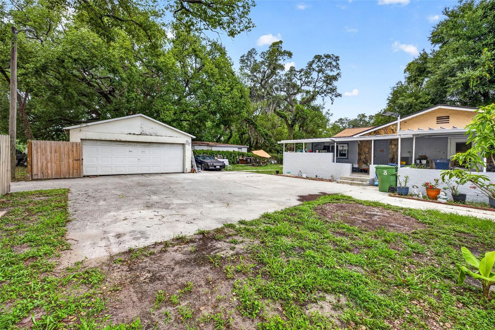 MOSSY OAKS - Residential