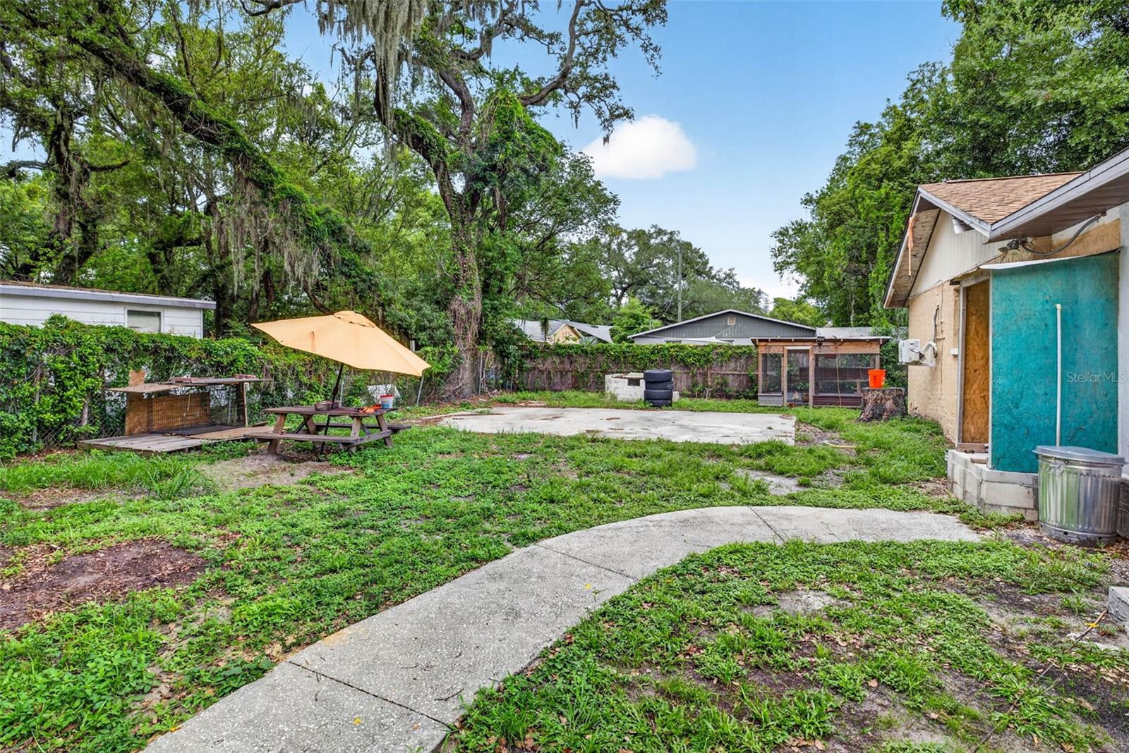 MOSSY OAKS - Residential