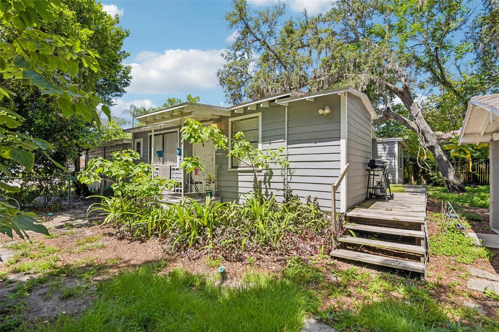 TAMPA OVERLOOK - Residential Income