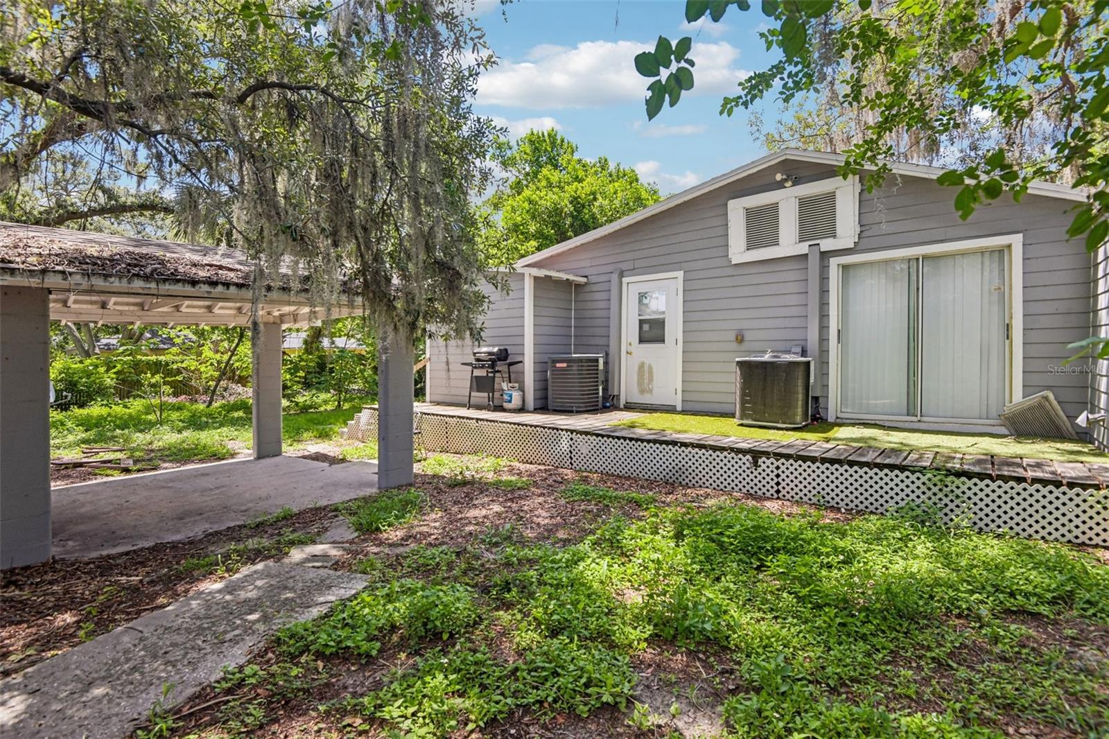 TAMPA OVERLOOK - Residential Income