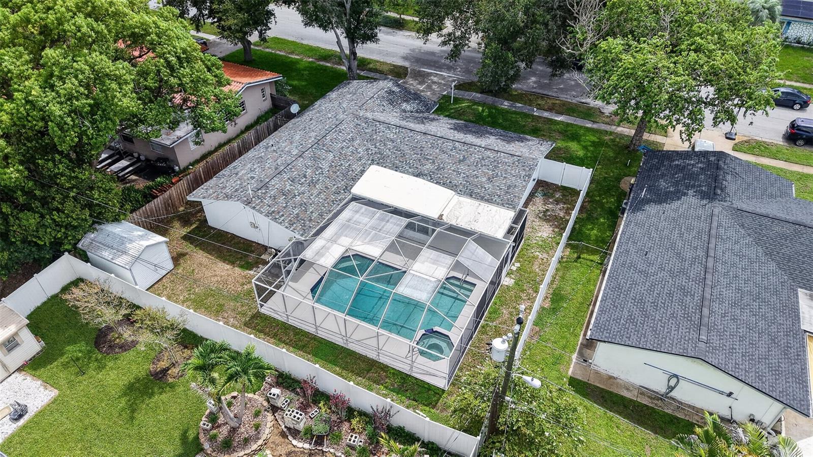 COLLEGE HILL ESTATES - Residential