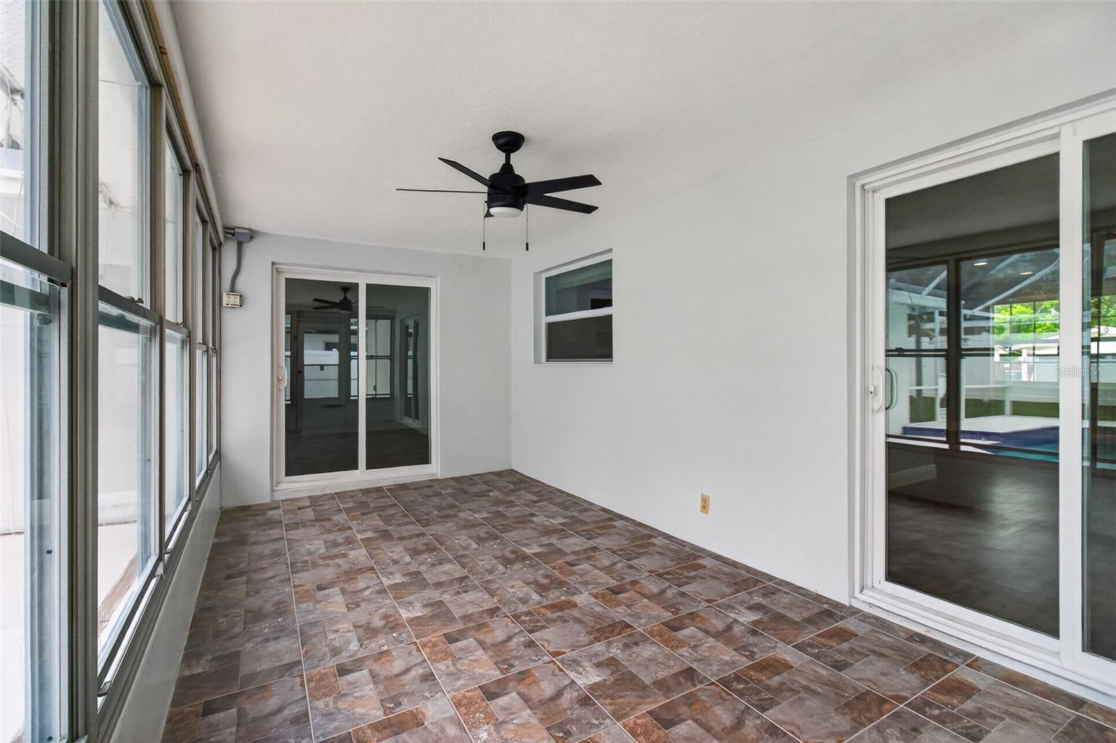 COLLEGE HILL ESTATES - Residential