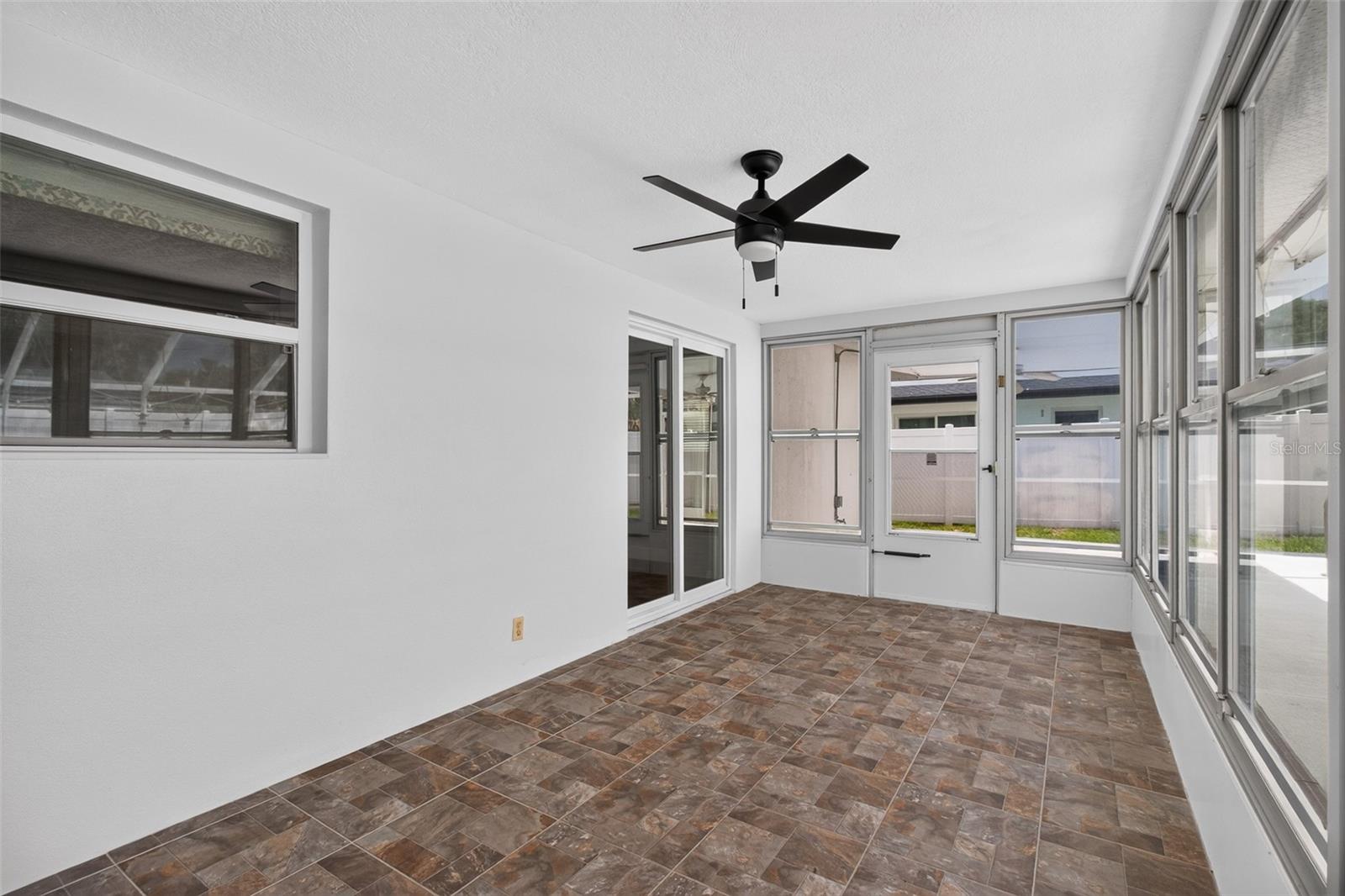 COLLEGE HILL ESTATES - Residential