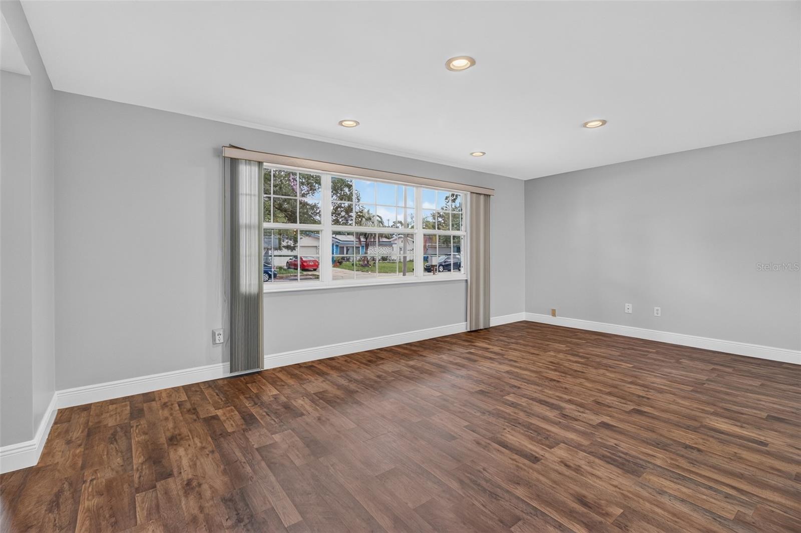 COLLEGE HILL ESTATES - Residential