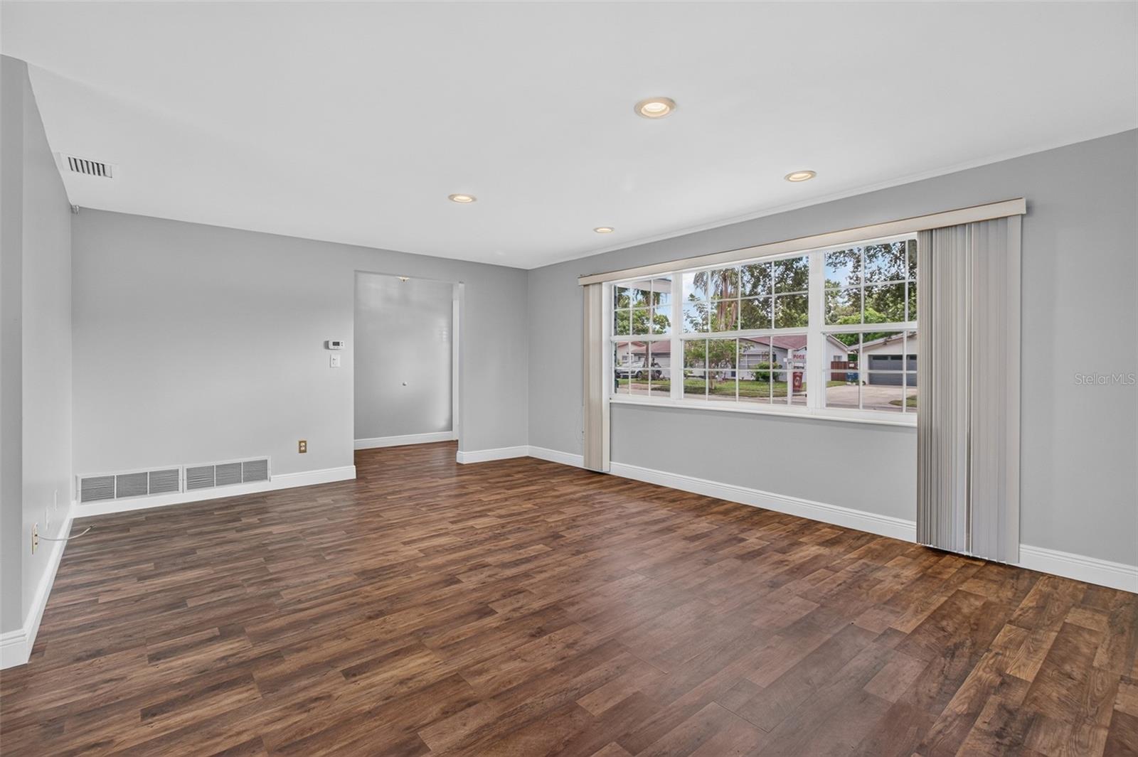 COLLEGE HILL ESTATES - Residential