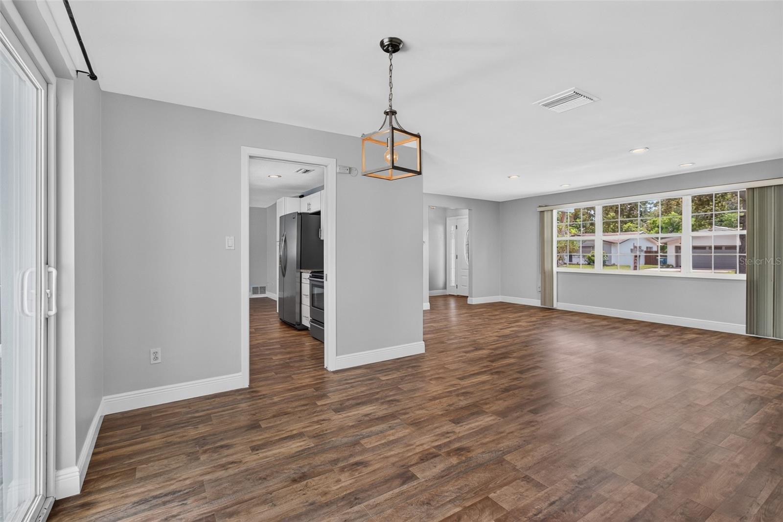 COLLEGE HILL ESTATES - Residential