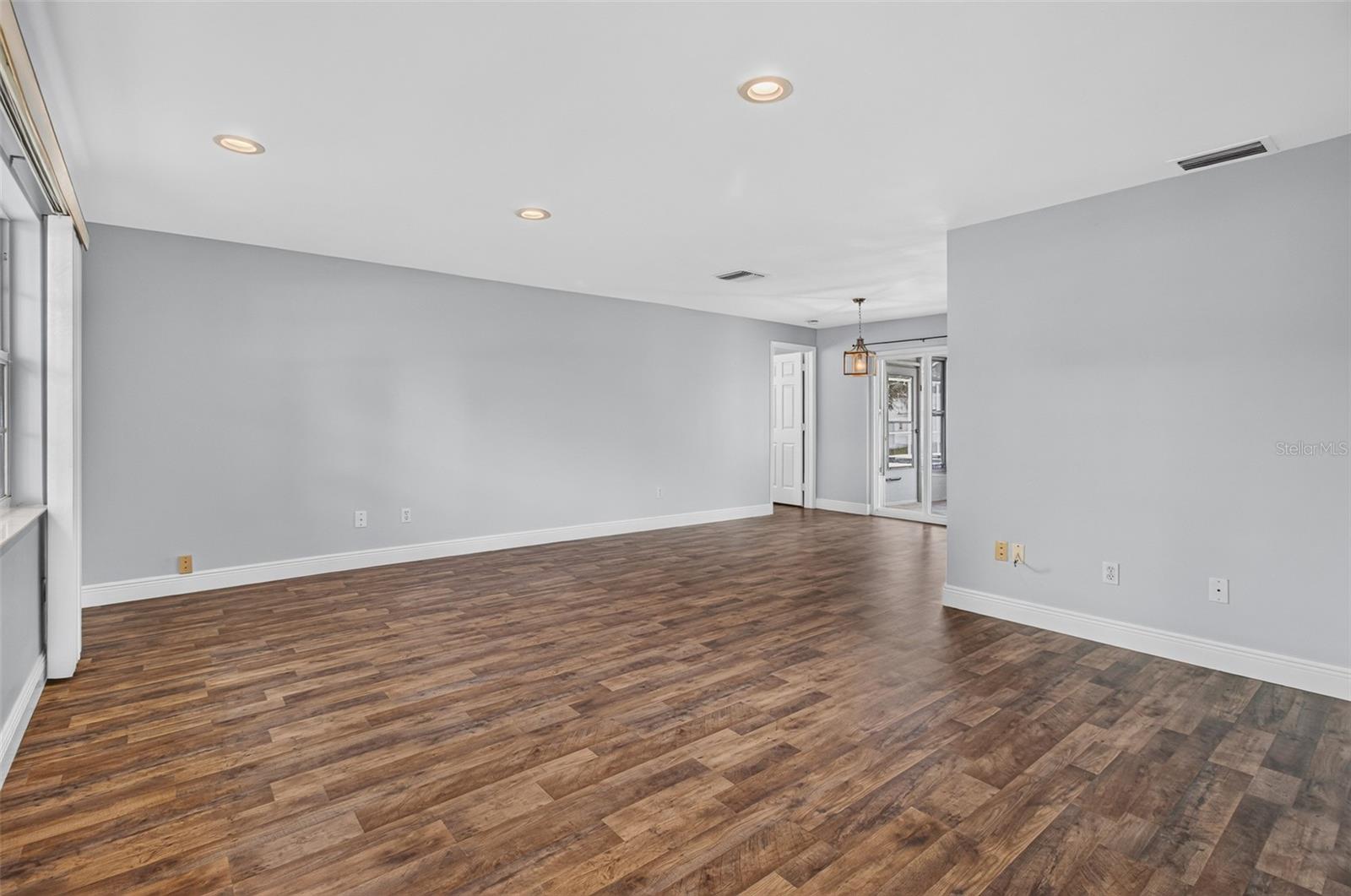 COLLEGE HILL ESTATES - Residential