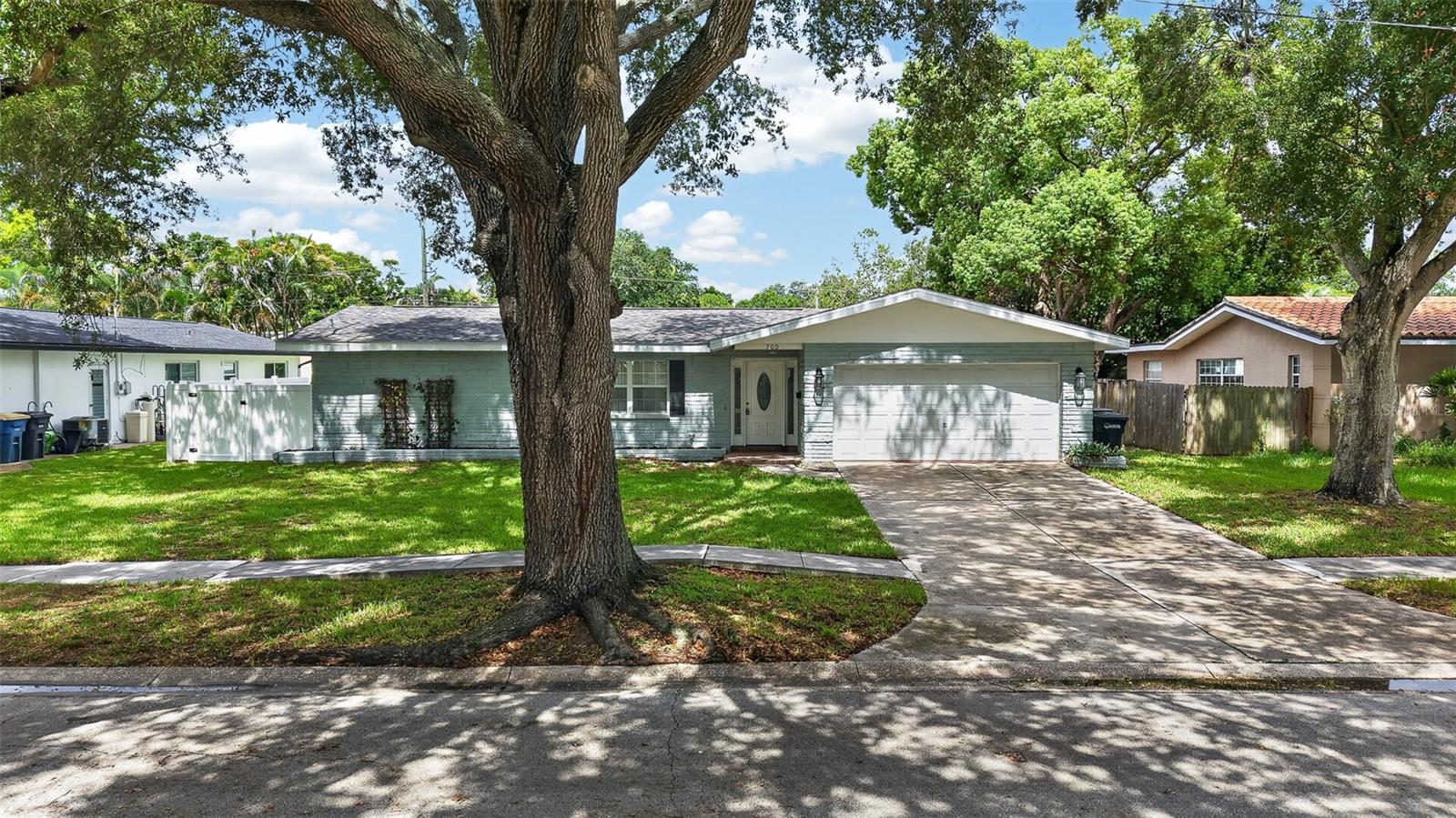 COLLEGE HILL ESTATES - Residential