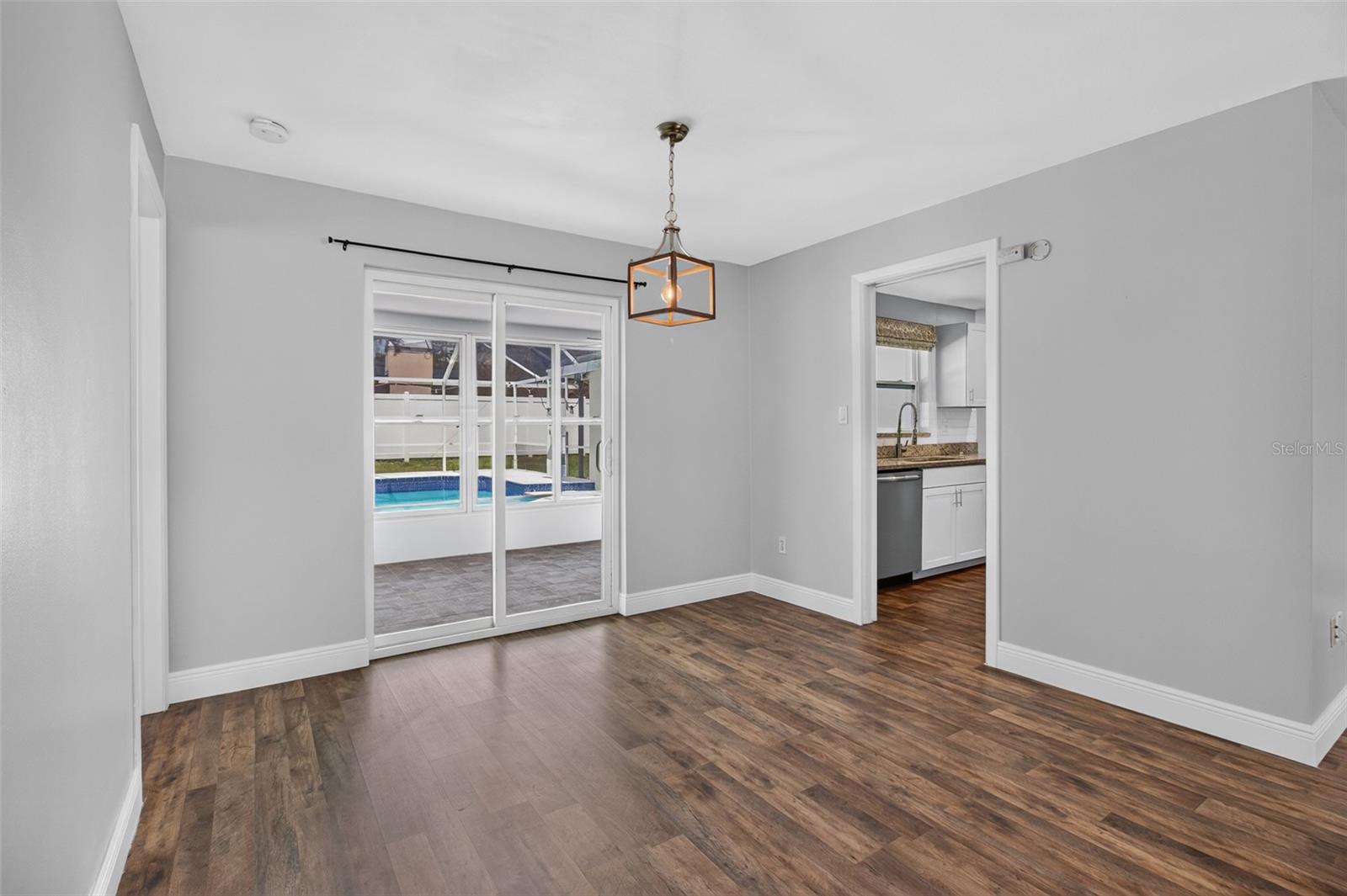 COLLEGE HILL ESTATES - Residential