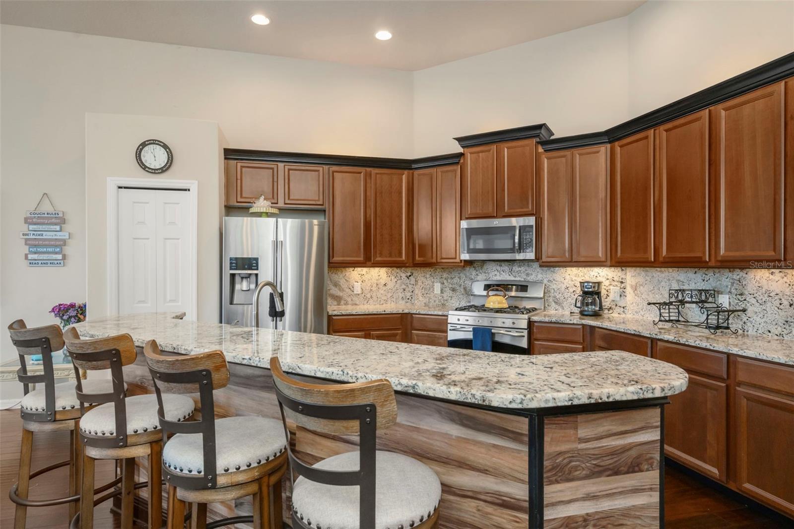 83P | ARISTA - Residential