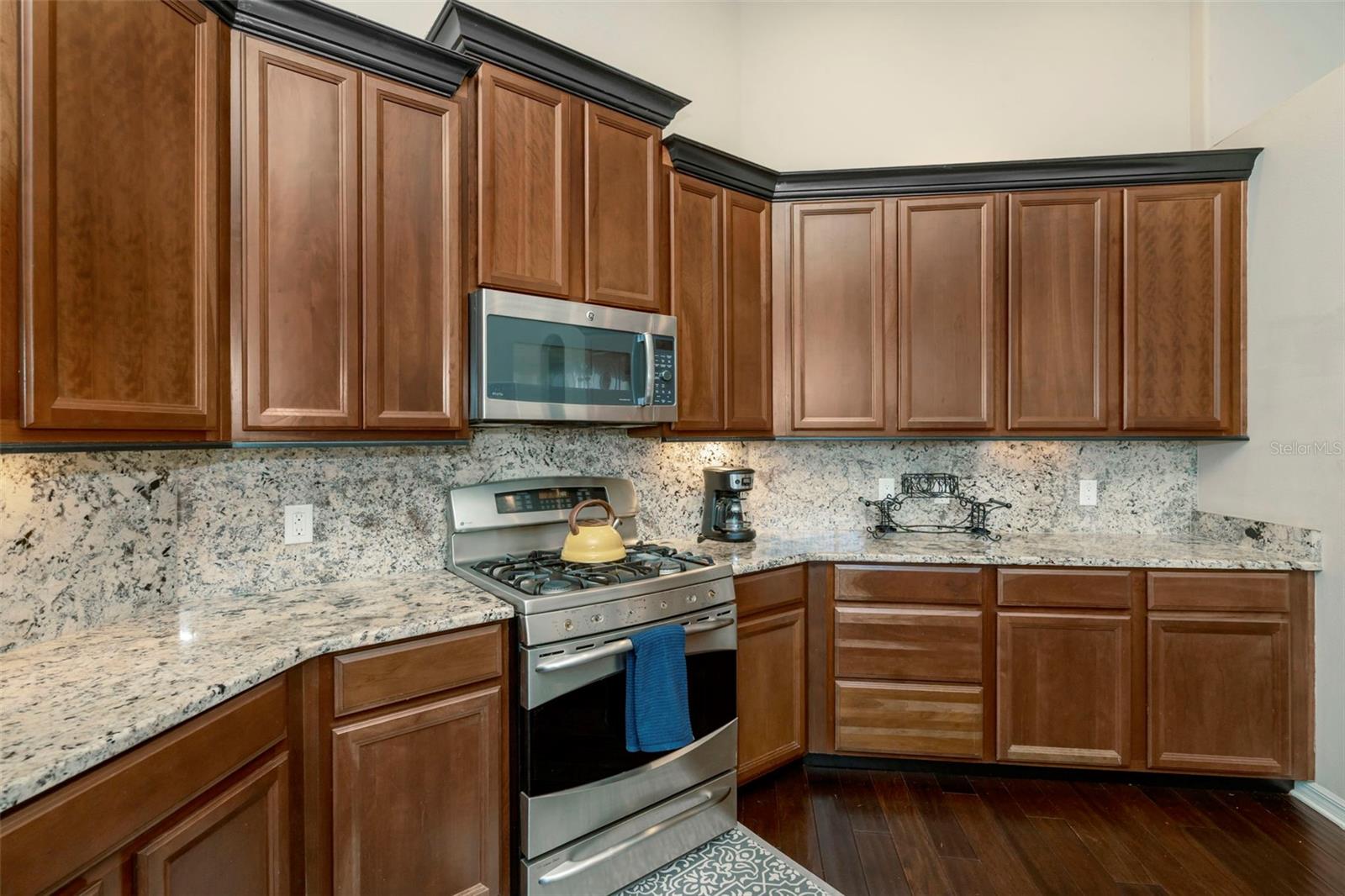 83P | ARISTA - Residential