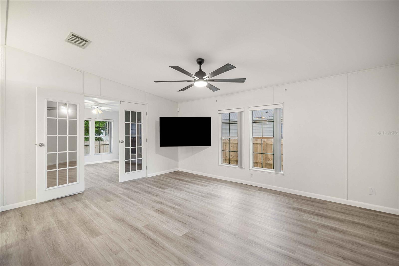 HERITAGE WOOD N LAKES ESTATES - Residential