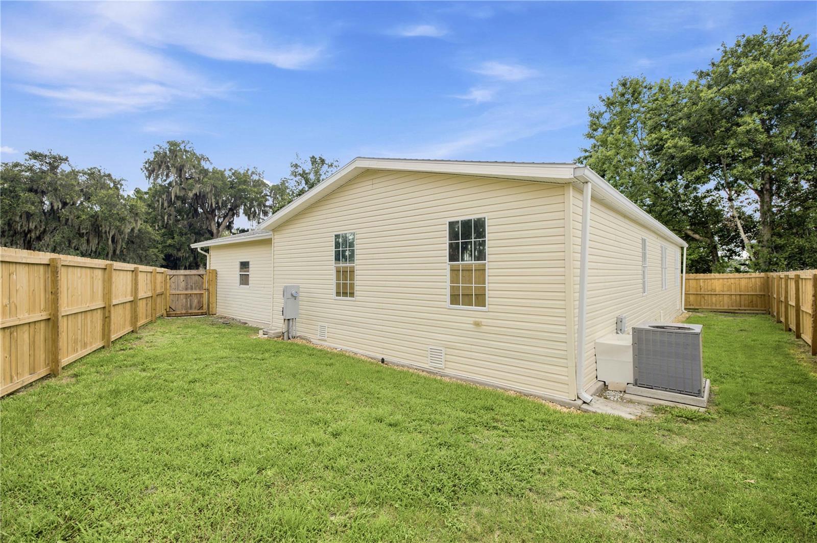 HERITAGE WOOD N LAKES ESTATES - Residential