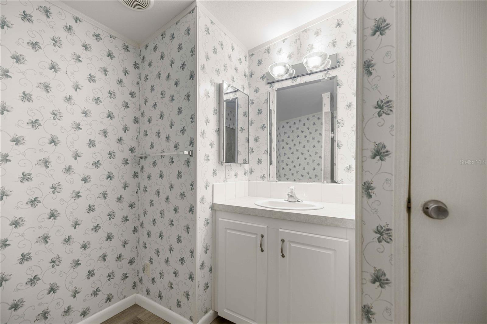 HERITAGE WOOD N LAKES ESTATES - Residential