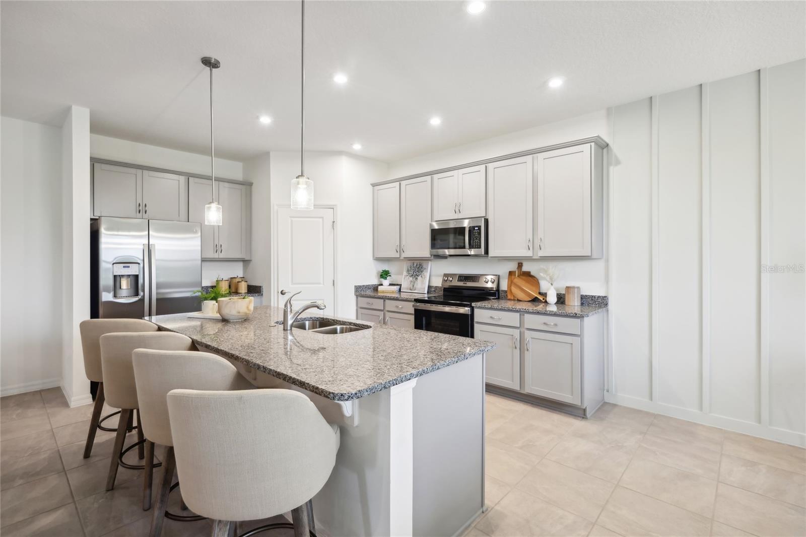 GROVES AT GRAND ISLAND - Residential