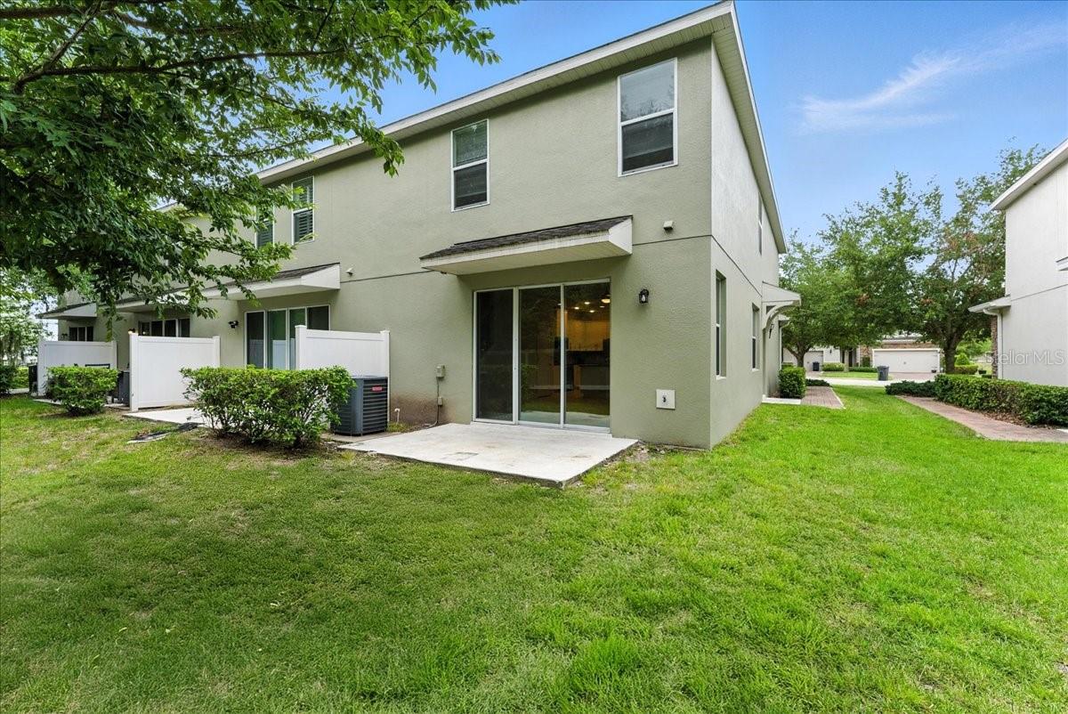 ALOMA TRAILS - Residential Lease