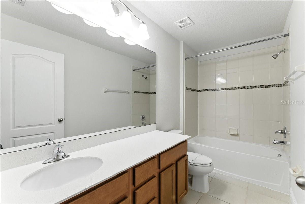 ALOMA TRAILS - Residential Lease