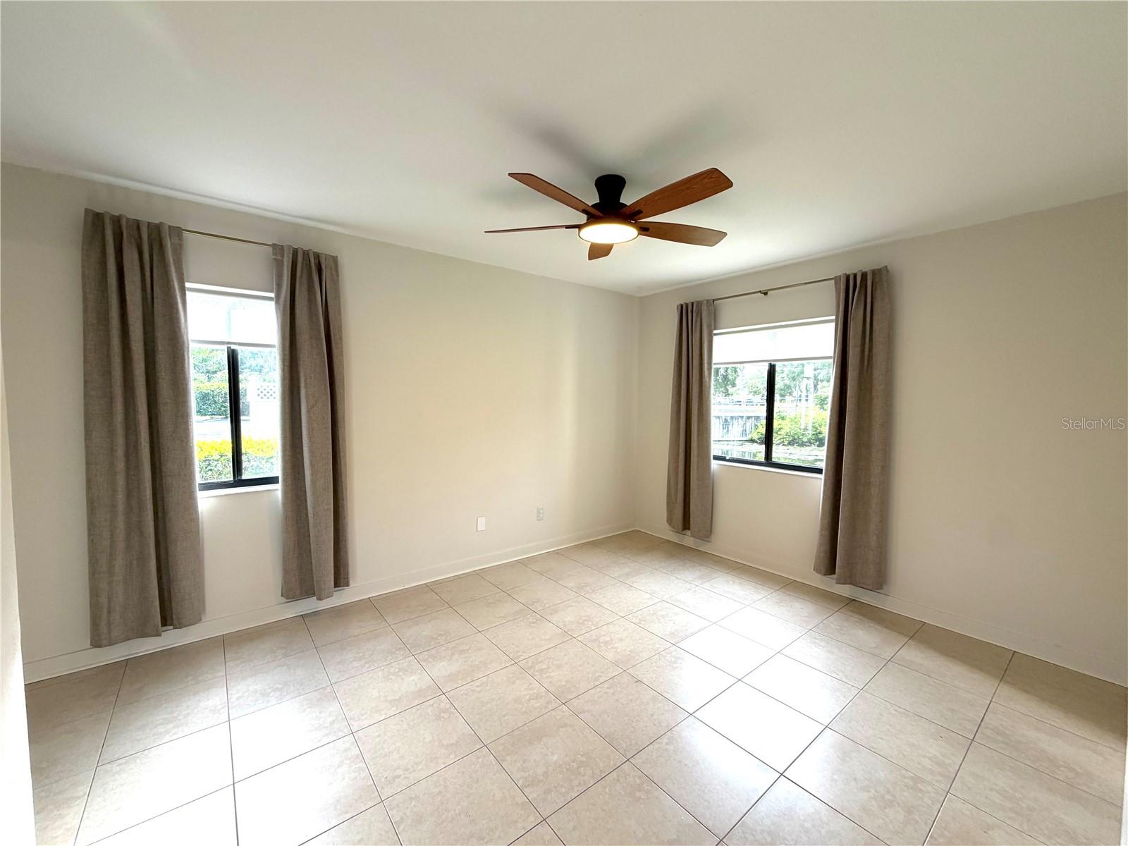 HUNTER'S GLEN CONDO - Residential