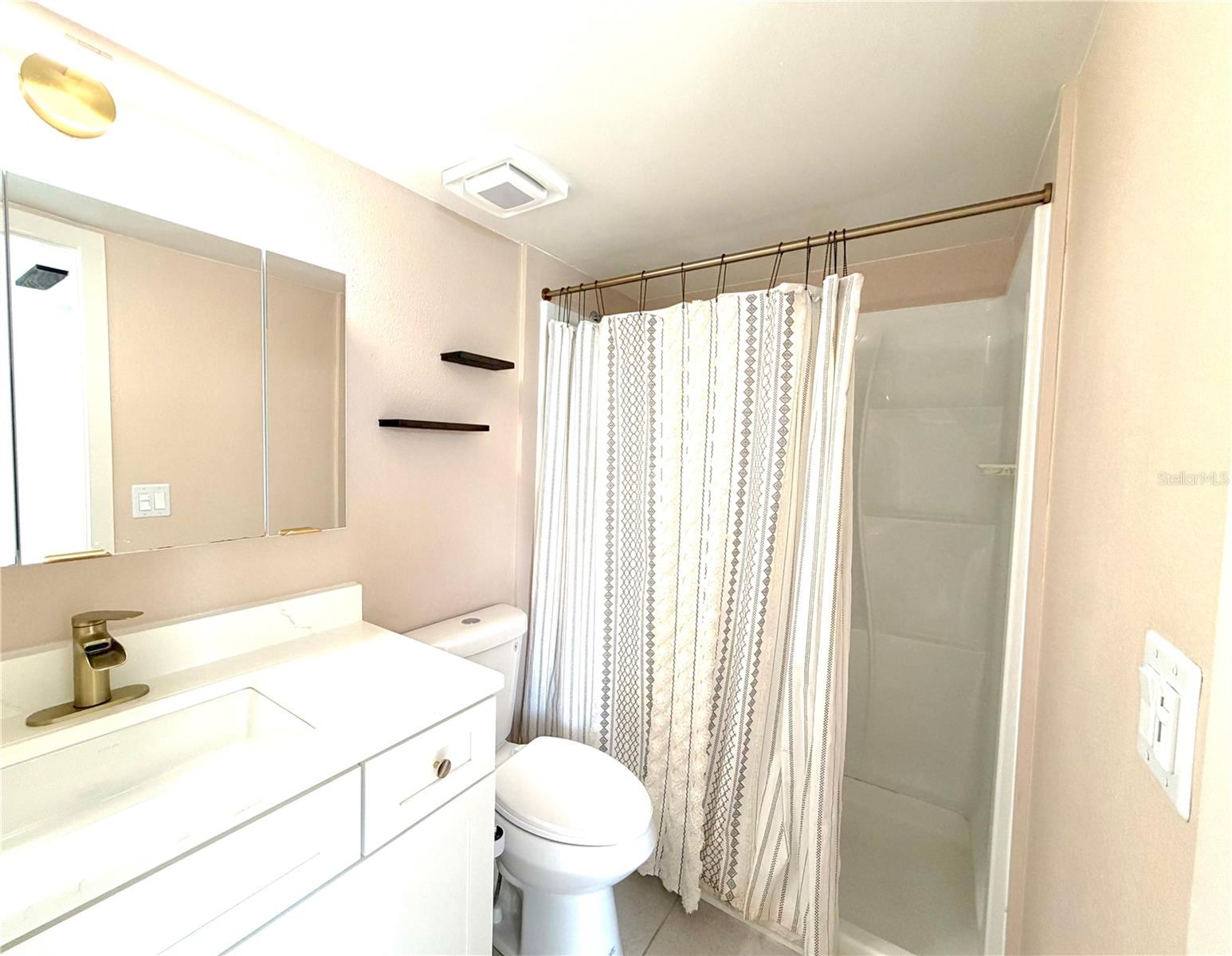 HUNTER'S GLEN CONDO - Residential