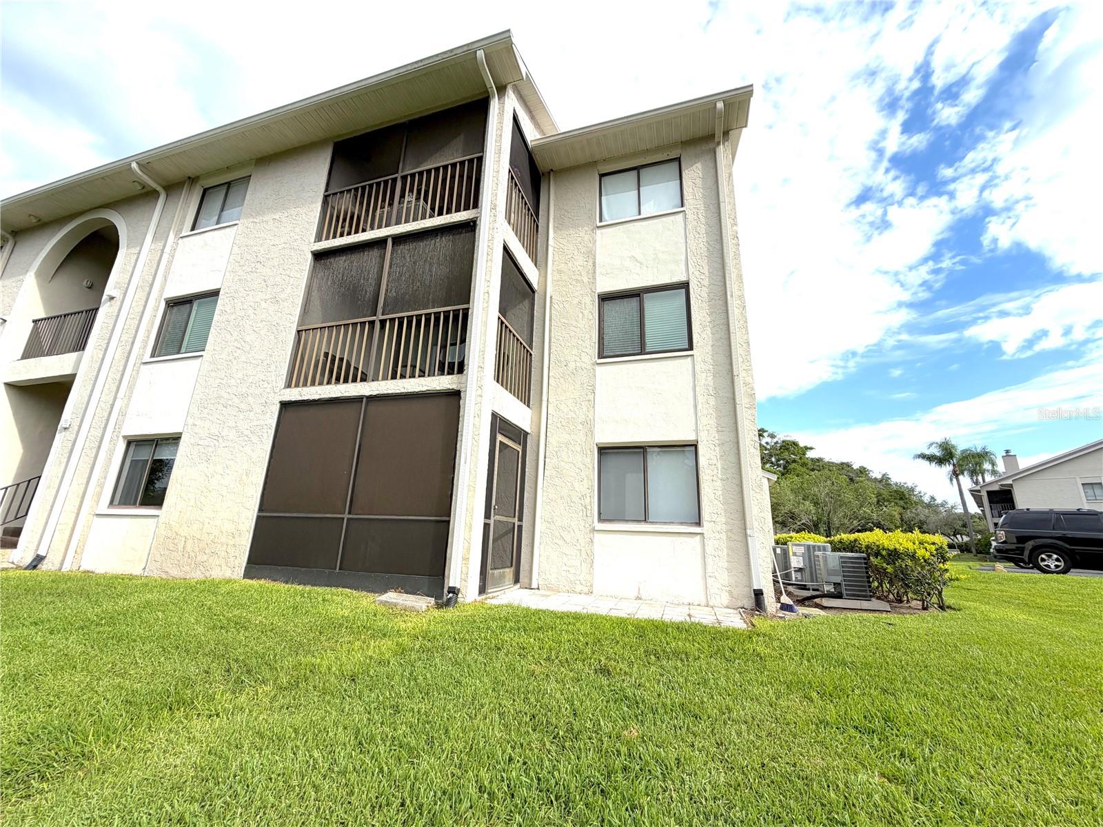 HUNTER'S GLEN CONDO - Residential