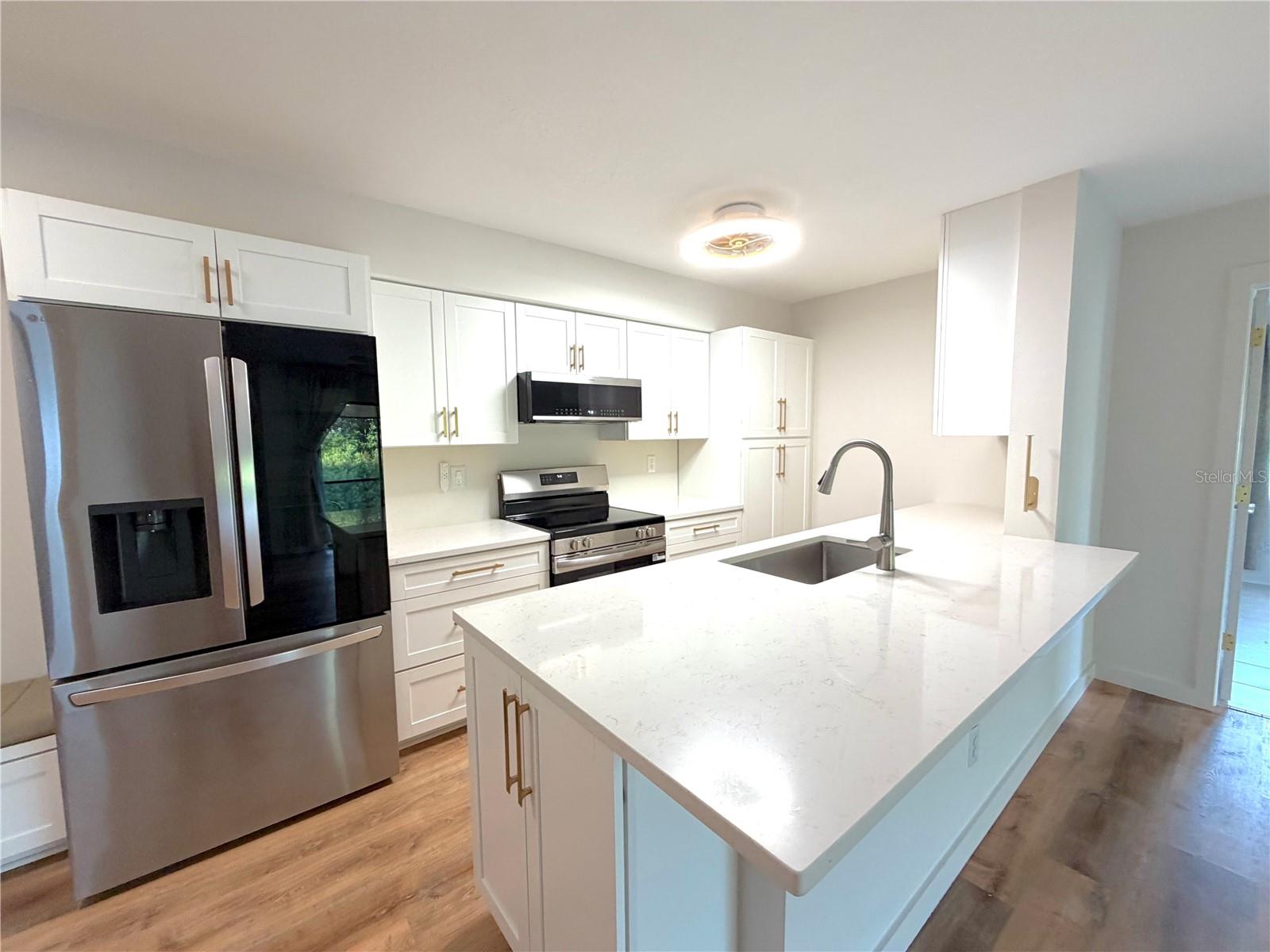 HUNTER'S GLEN CONDO - Residential