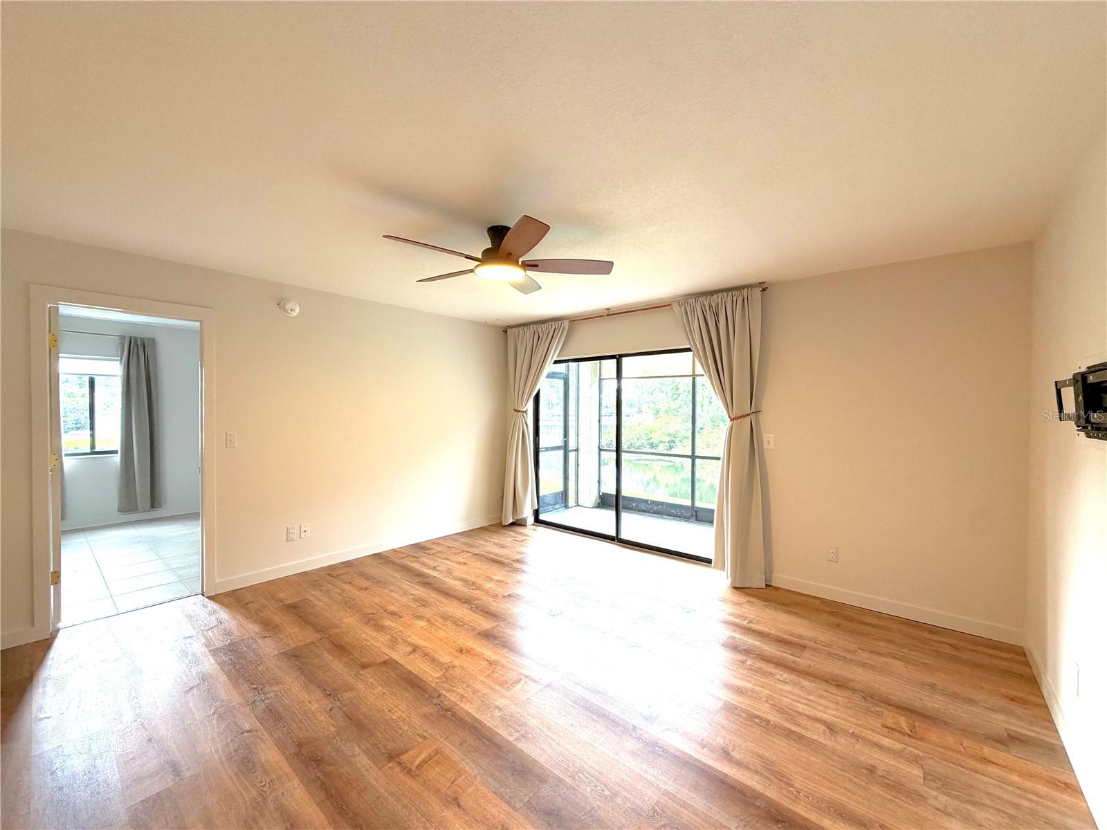 HUNTER'S GLEN CONDO - Residential