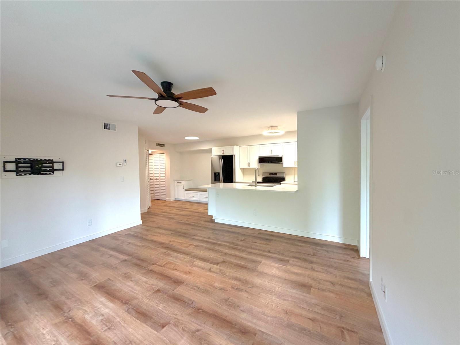 HUNTER'S GLEN CONDO - Residential