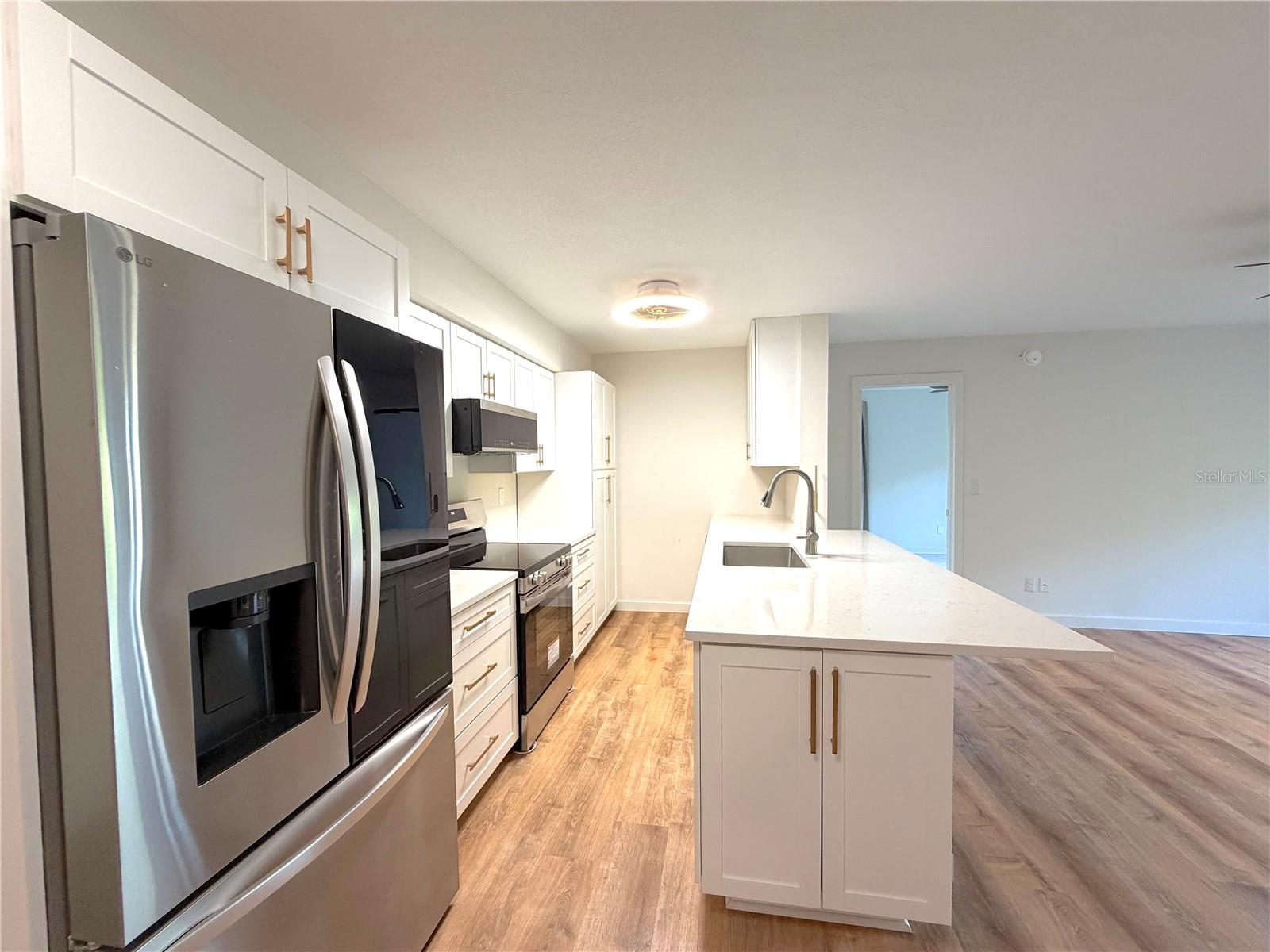HUNTER'S GLEN CONDO - Residential