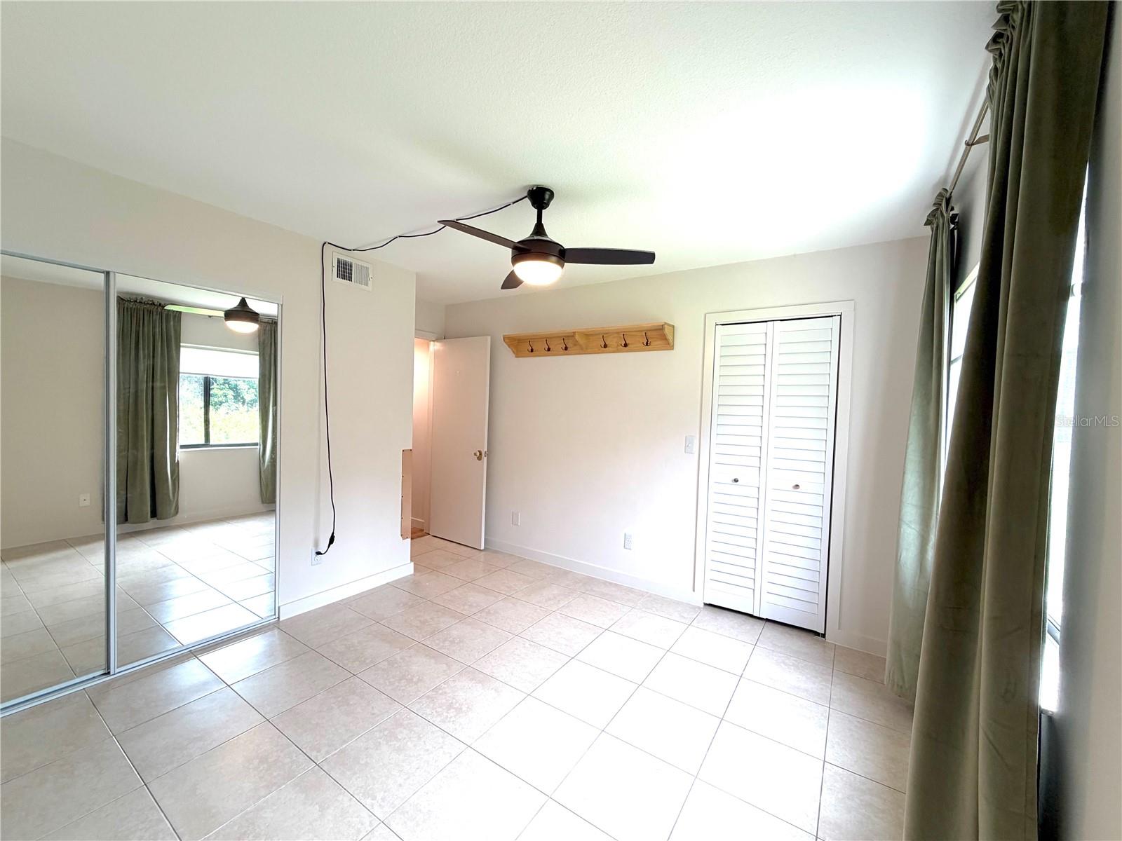 HUNTER'S GLEN CONDO - Residential