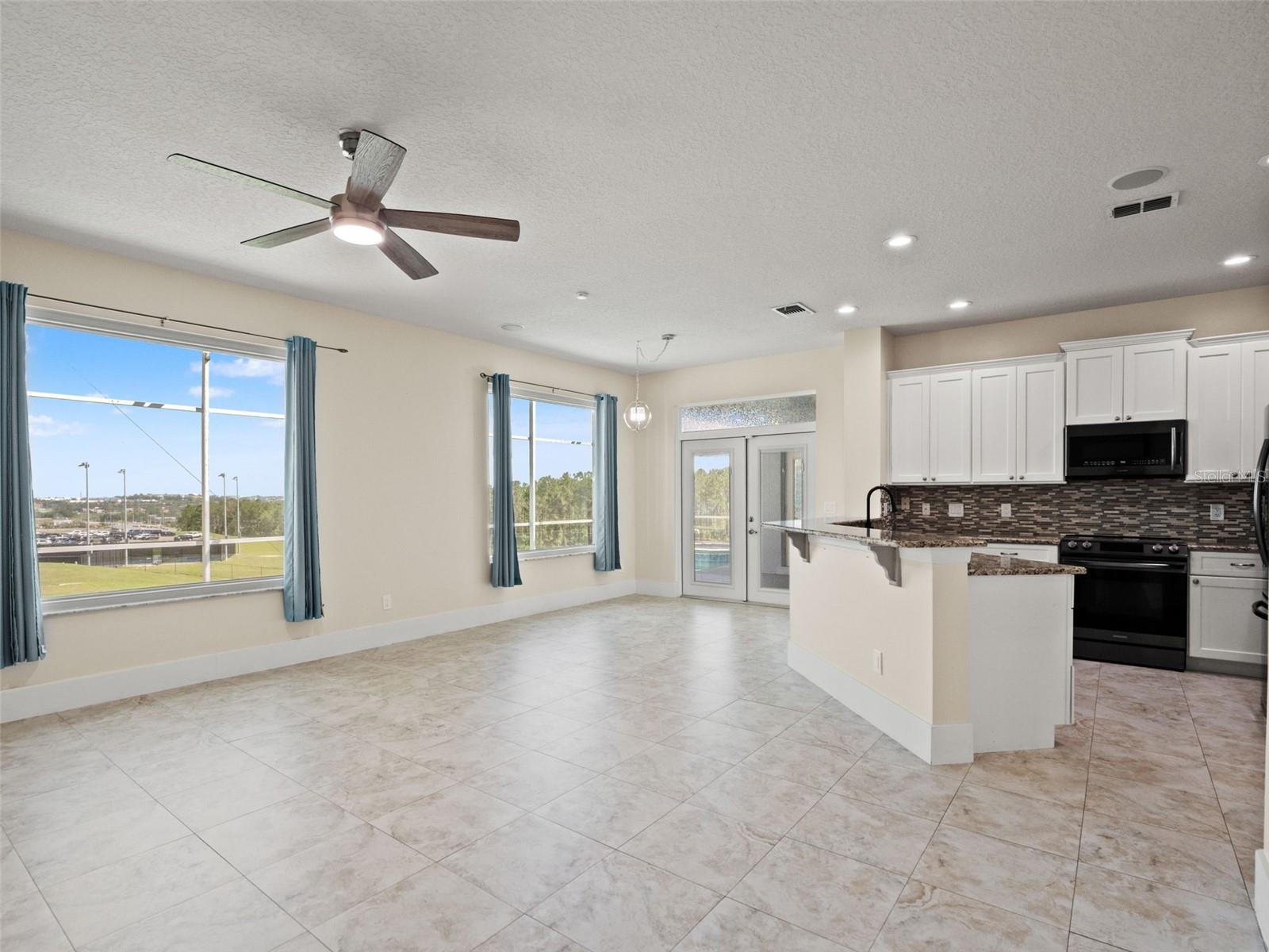 BEACON RIDGE AT LEGENDS - Residential