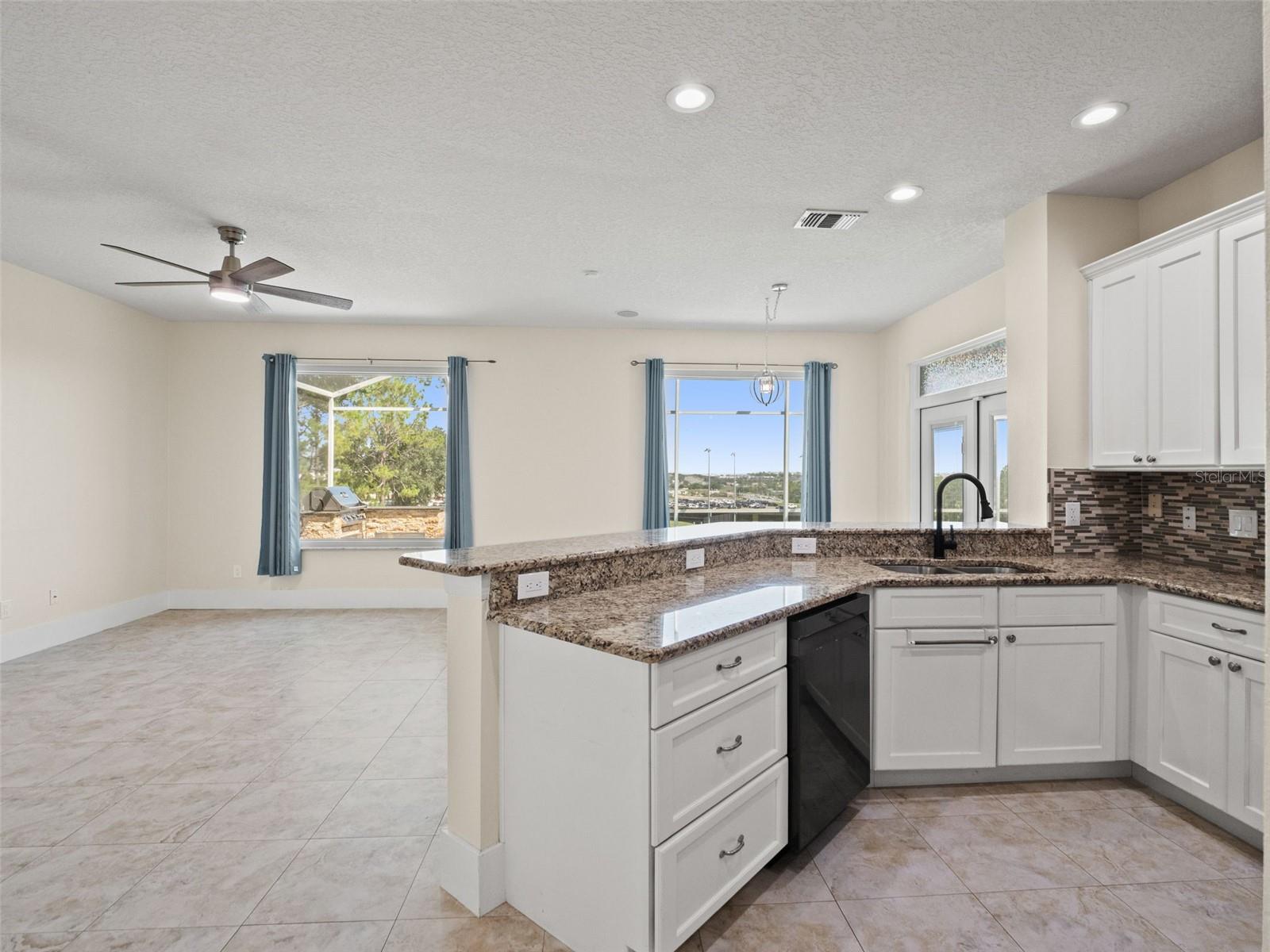 BEACON RIDGE AT LEGENDS - Residential