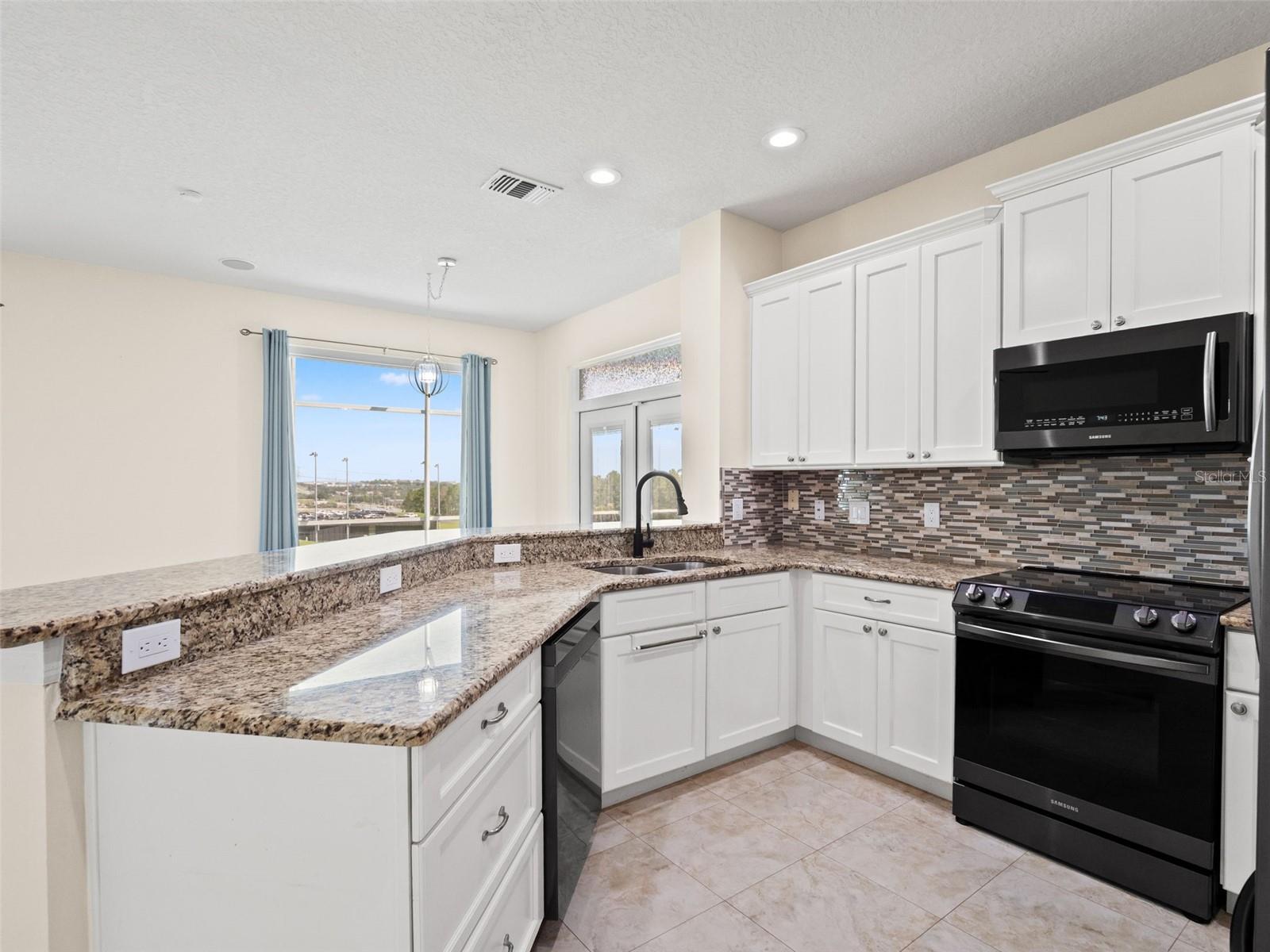 BEACON RIDGE AT LEGENDS - Residential