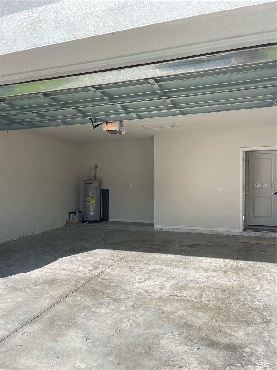 RIVERSTONE PH 1 - Residential Lease